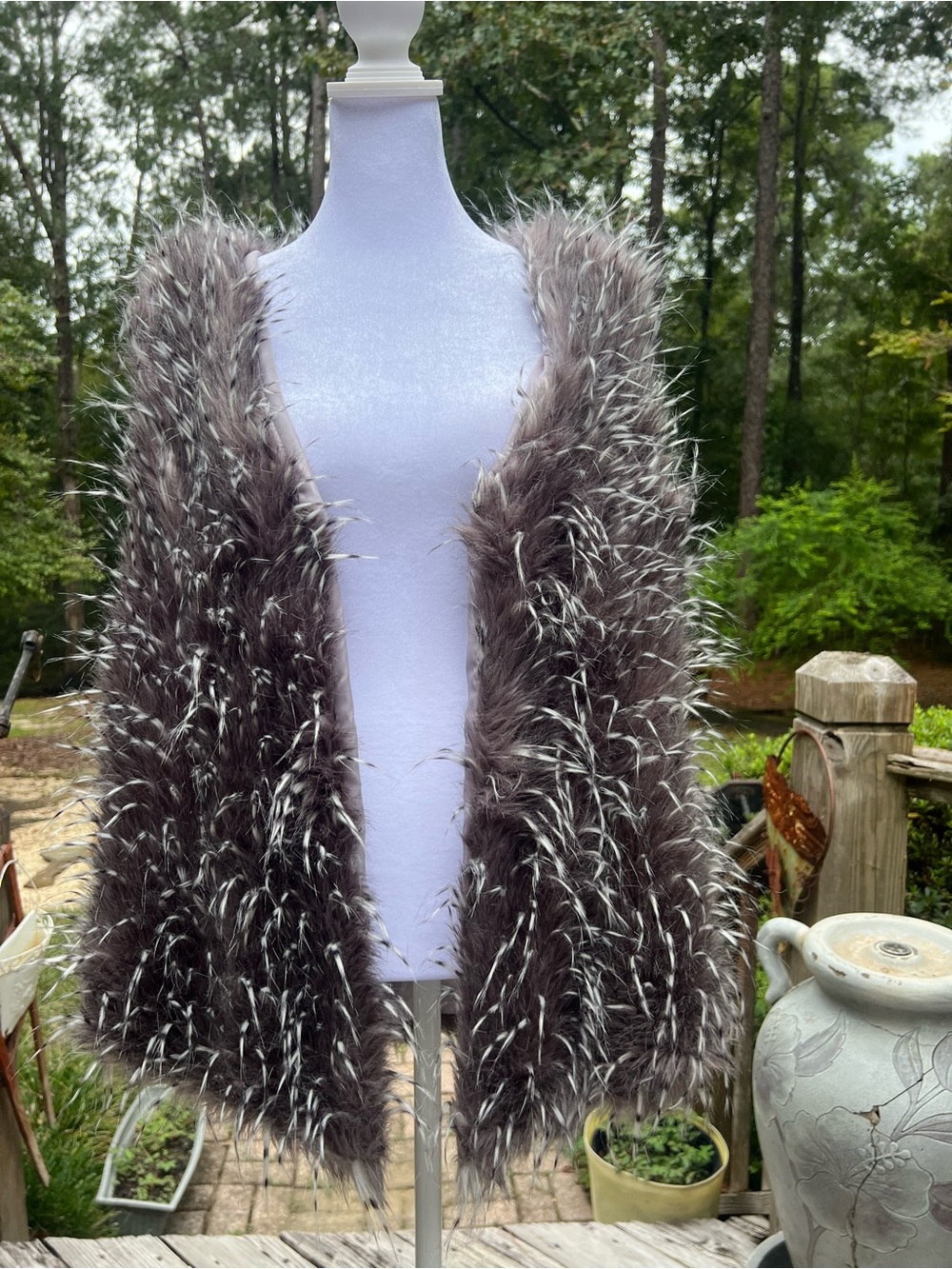 Sioni Gray Shaggy Faux Fur Open Front Vest w/eyehooks M/L